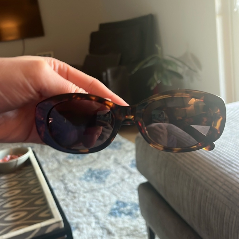 Rouje kurt sunglasses